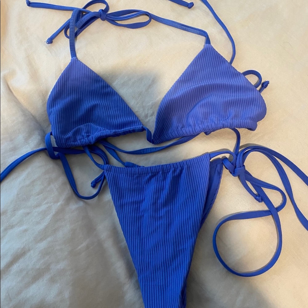 Frankies Bikini Set